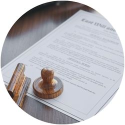 Munkavállalási vízum dokumentum Dubajban – hivatalos ügyintézés pecséttel